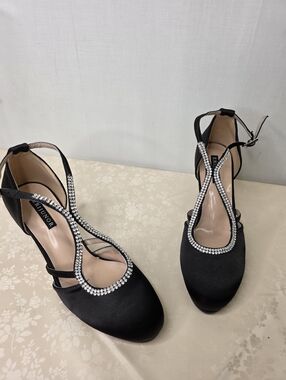 ERIJUNOR Black Satin Rhinestone T-Strap Evening Heels Pumps - Size 8.5